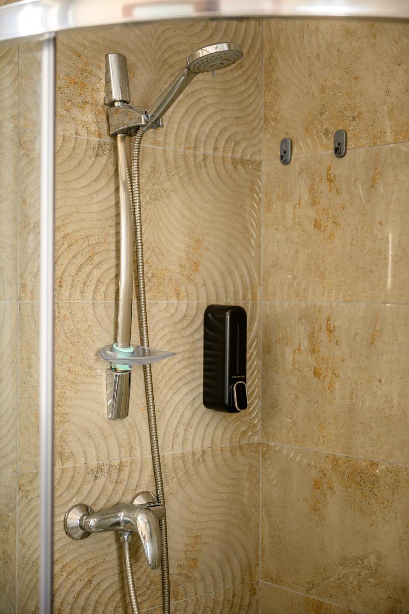 מסידה F11 Room 2, Private Room Two Single Beds Shared Bathroom In Shared Flat מראה חיצוני תמונה