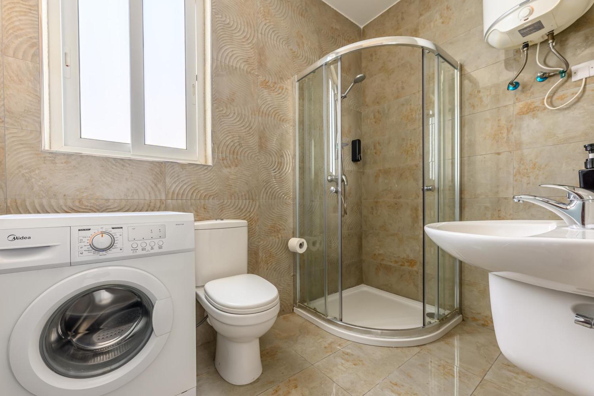 מסידה F11 Room 2, Private Room Two Single Beds Shared Bathroom In Shared Flat מראה חיצוני תמונה