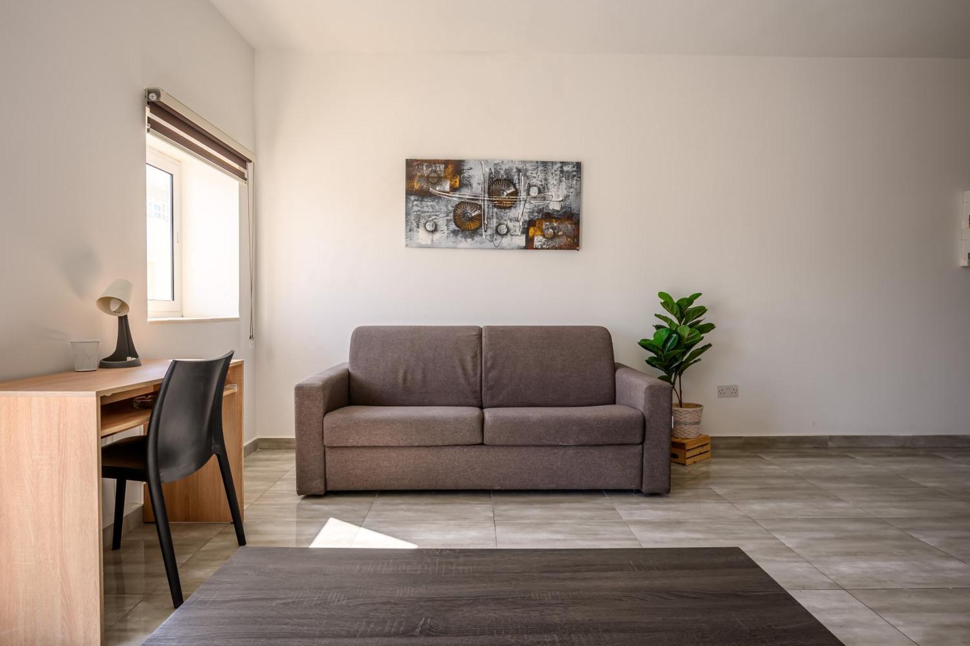 מסידה F11 Room 2, Private Room Two Single Beds Shared Bathroom In Shared Flat מראה חיצוני תמונה