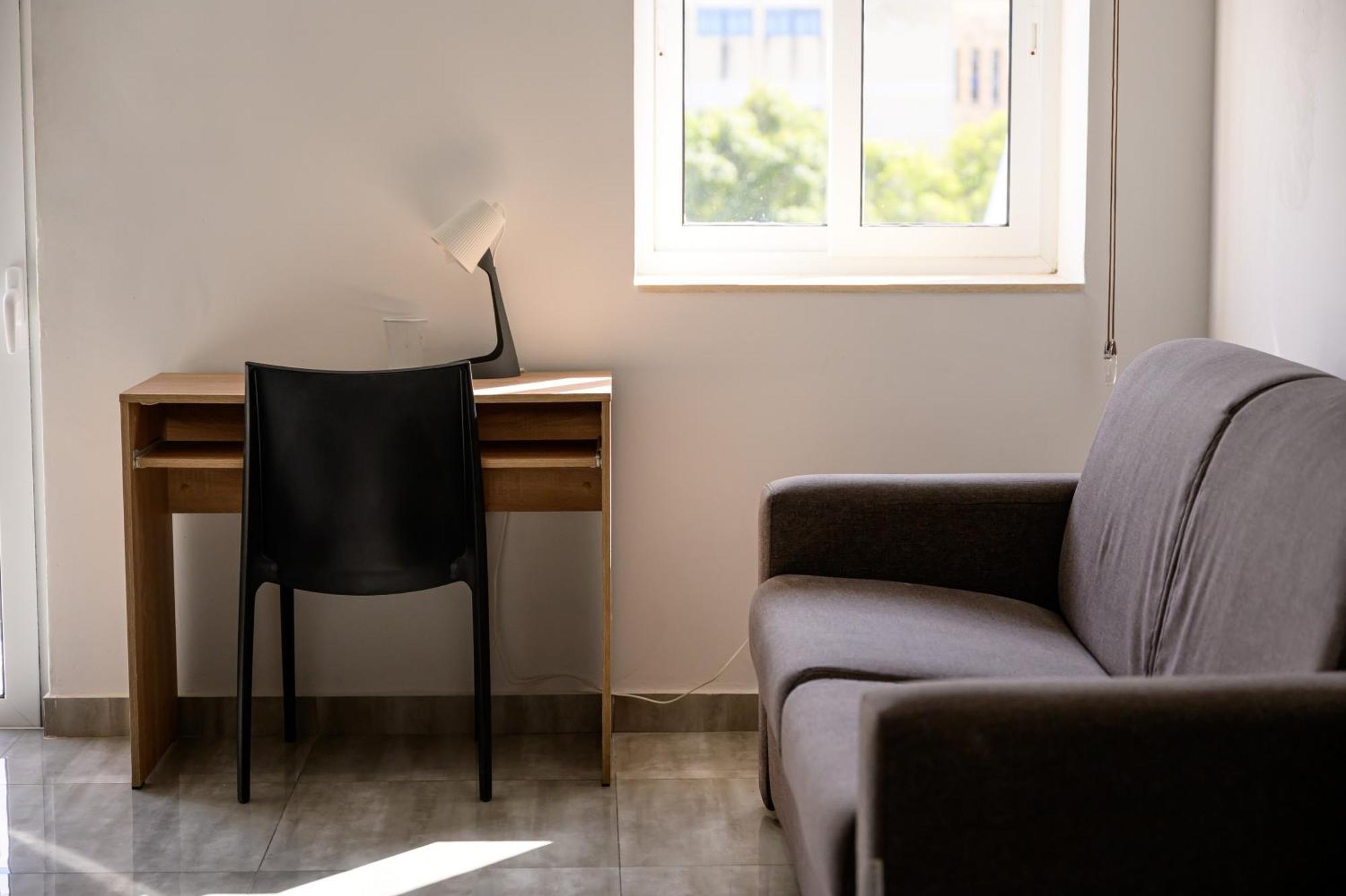 מסידה F11 Room 2, Private Room Two Single Beds Shared Bathroom In Shared Flat מראה חיצוני תמונה